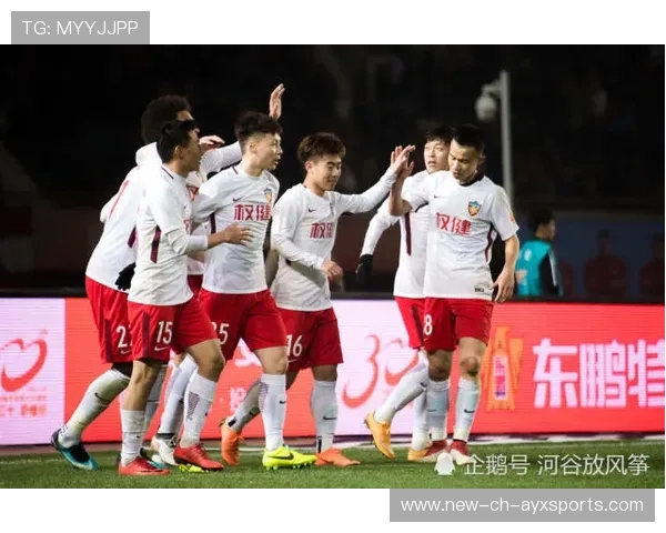 “中超赛季首轮火爆开幕，豪门争夺激烈”，中超阶段比赛