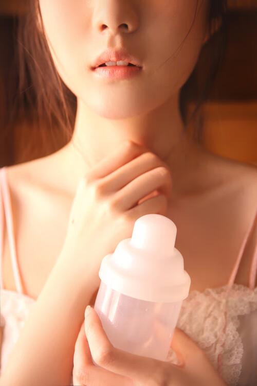 比利亚雷亚尔强化边路控制力压对手,比利亚雷亚尔队员